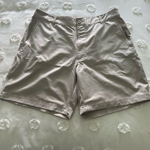 EUC - Columbia Size 38 shorts